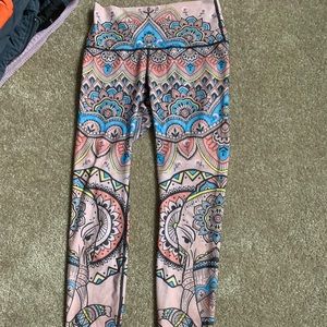 Yoga Democracy Women’s Size Medium leggings